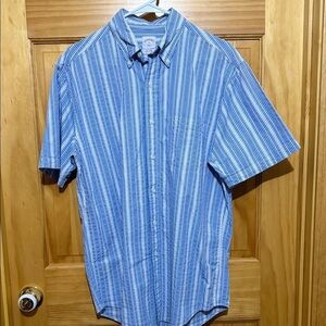 Brooks Brothers Blue & White Striped Seersucker Button Down Short Sleeve Shirt